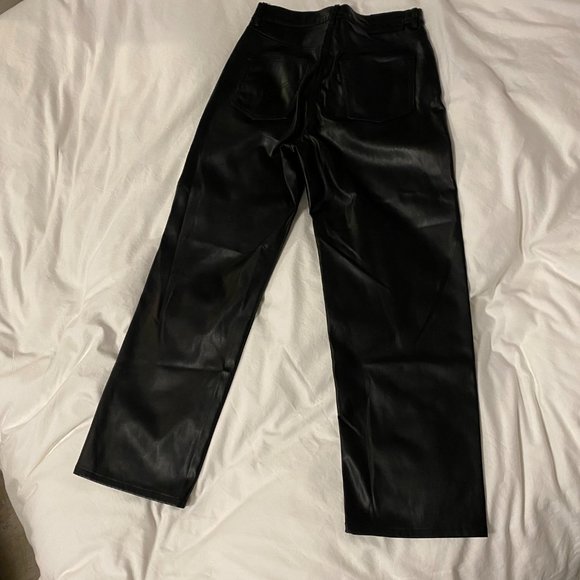 Levi's Faux Leather Ribcage Straight Jeans - Picture 6 of 7